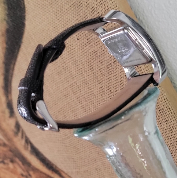 BADGLEY MISCHKA Stunning Women's Watch - Picture 8 of 16